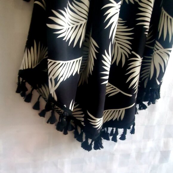 Black & White Off-shoulder Tassel Trim Blouse Top Black & White Tropical Leafy L - Picture 5 of 8